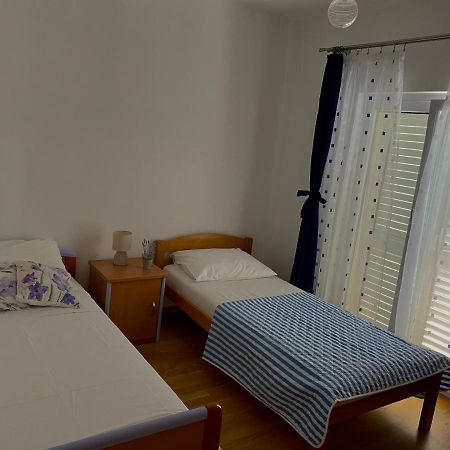 דירות טרוגיר Apartman Nives מראה חיצוני תמונה