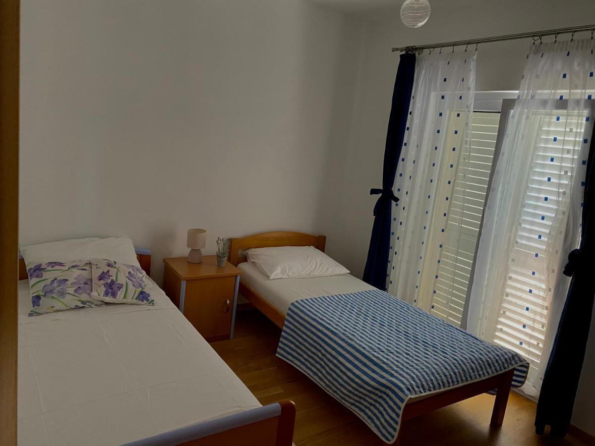 דירות טרוגיר Apartman Nives מראה חיצוני תמונה