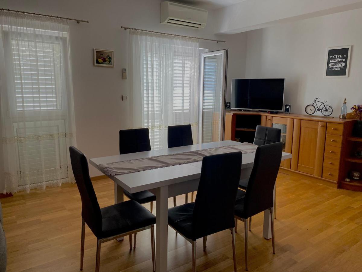 דירות טרוגיר Apartman Nives מראה חיצוני תמונה