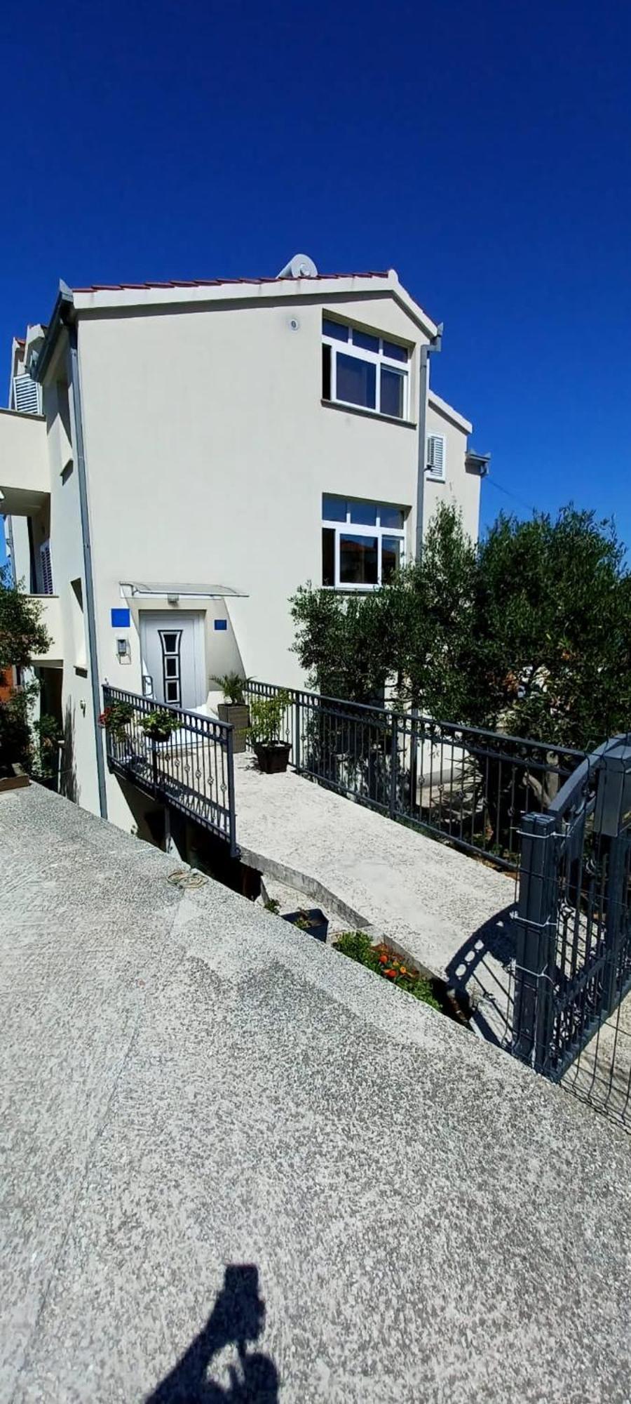 דירות טרוגיר Apartman Nives מראה חיצוני תמונה