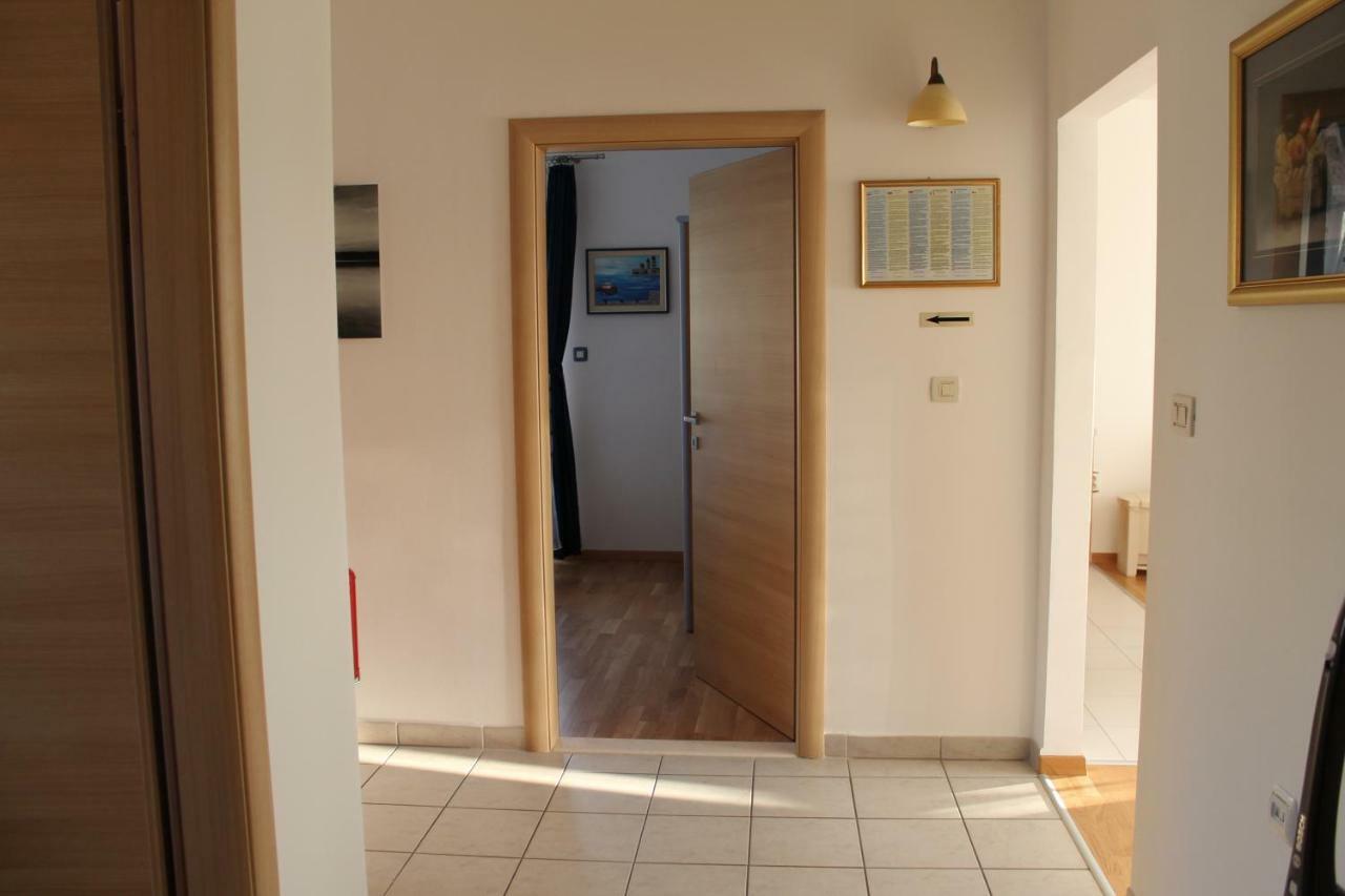 דירות טרוגיר Apartman Nives מראה חיצוני תמונה